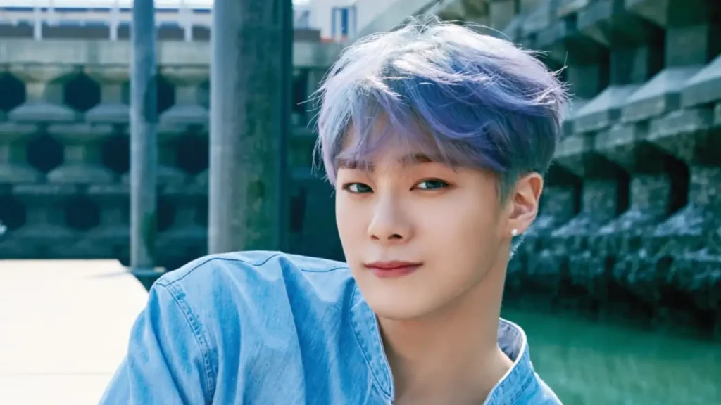 moonbin capa